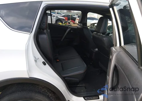 2017 Toyota Rav4 Se z USA, uszkodzony, nr VIN 2T3NFREV6HW340371